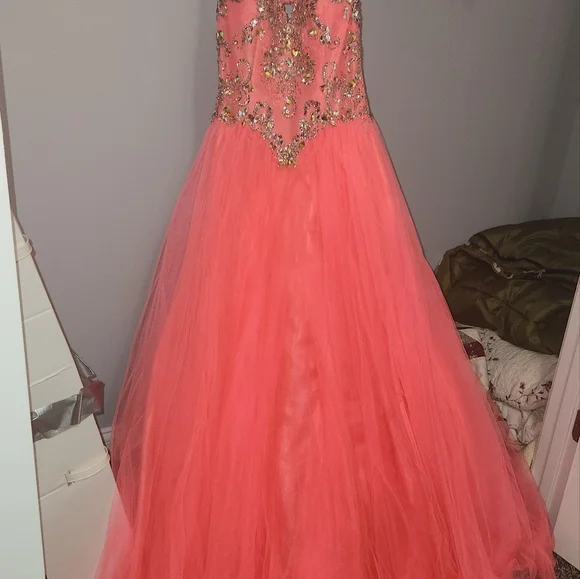 Prom Dress - Picture 5 of 6